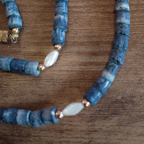 Vontage Blue Coral Beaded Necklace - Picture 4 of 4